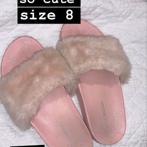 Steve Madden Fluffy Slides